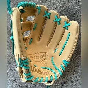 Wilson A1000 DW5 12" Baseball Glove: A10RB25DW5 Right Hand Thrower *Brand New*